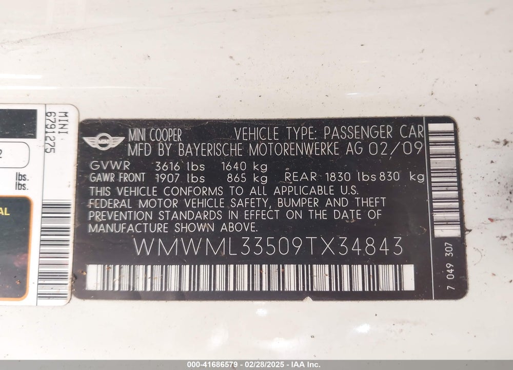 2009 MINI COOPER CLUBMAN VIN: WMWML33509TX34843