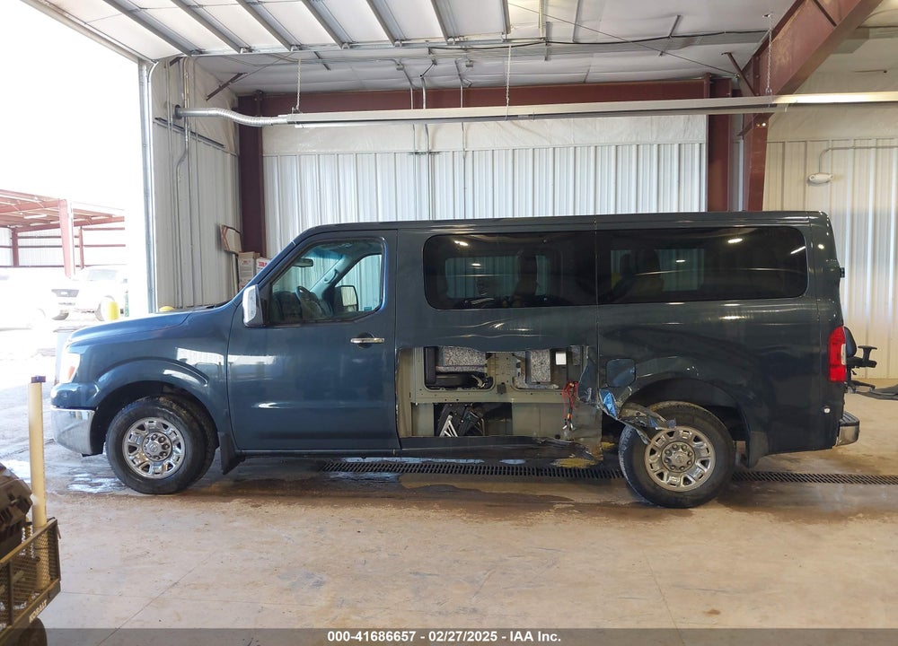 2017 NISSAN NV PASSENGER NV3500 HD SL V8 VIN: 5BZAF0AA6HN852913