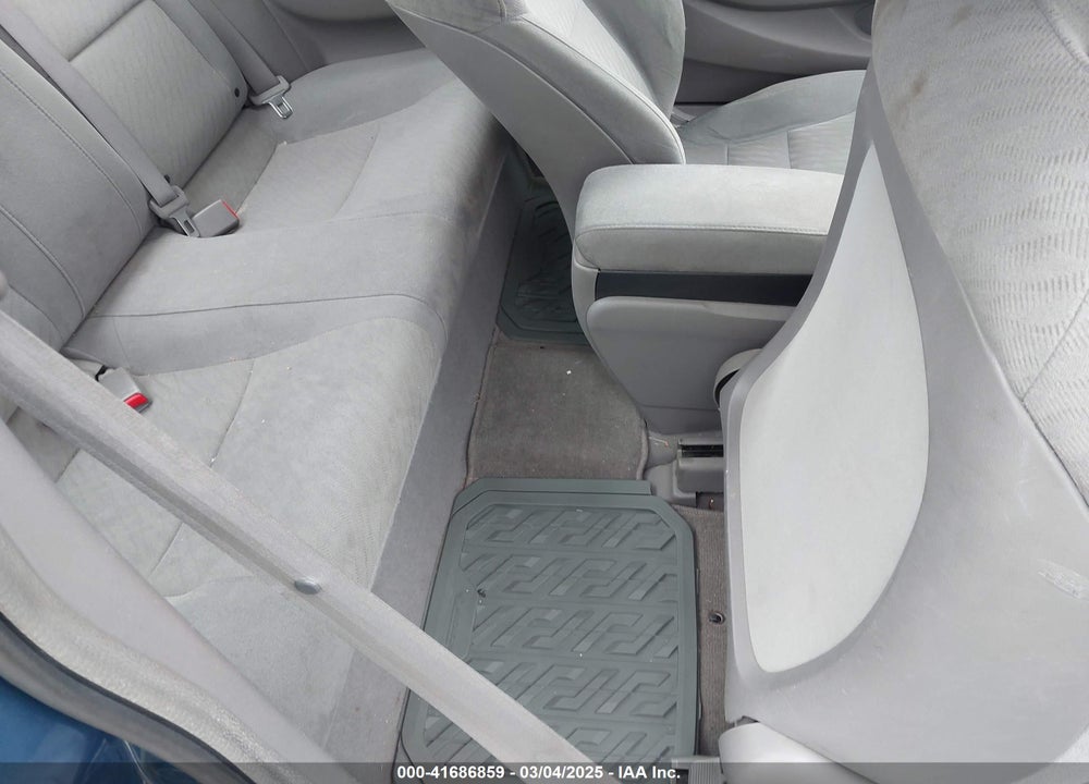2010 HONDA CIVIC LX VIN: 2HGFG1B6XAH525532