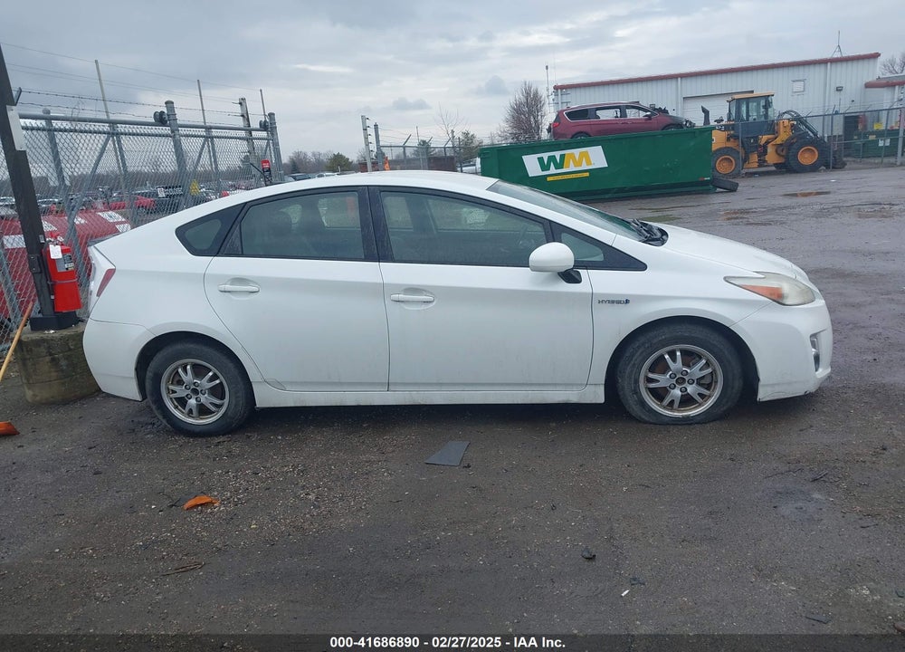 2011 TOYOTA PRIUS VIN: JTDKN3DU5B1445887