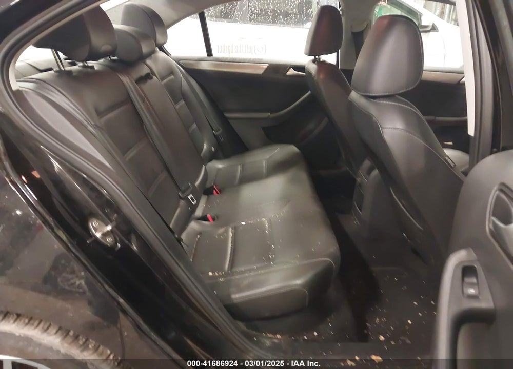 2018 VOLKSWAGEN JETTA VIN: 3VWDB7AJ8JM211017