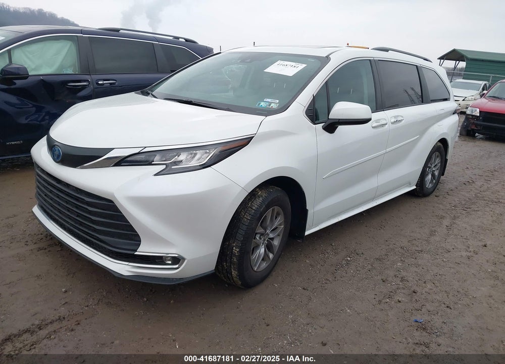 2023 TOYOTA SIENNA XLE VIN: 5TDJRKEC7PS157721