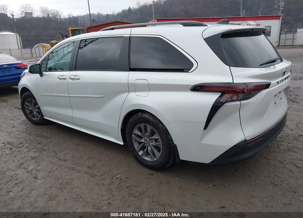 2023 TOYOTA SIENNA XLE VIN: 5TDJRKEC7PS157721