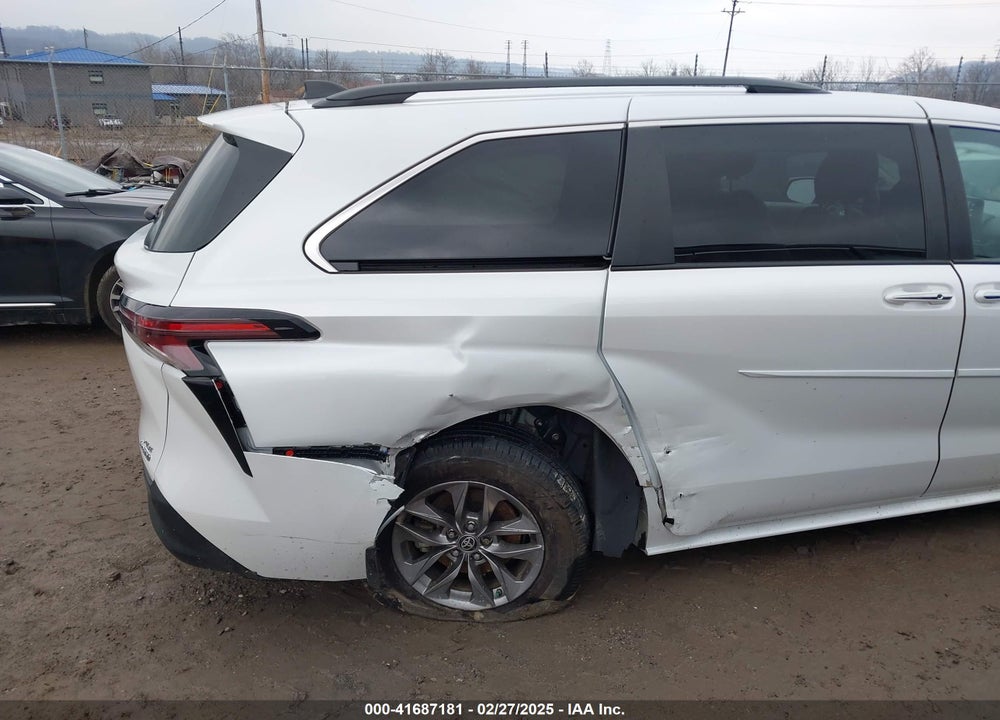 2023 TOYOTA SIENNA XLE VIN: 5TDJRKEC7PS157721