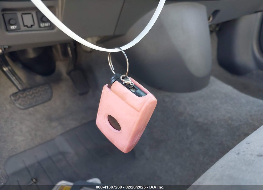 2008 TOYOTA PRIUS VIN: JTDKB20U583392713