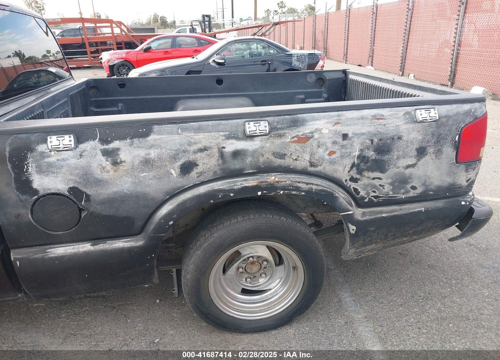 2000 CHEVROLET S-10 VIN: 1GCCS19W2Y8170281