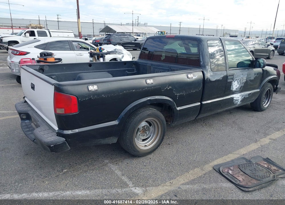 2000 CHEVROLET S-10 VIN: 1GCCS19W2Y8170281
