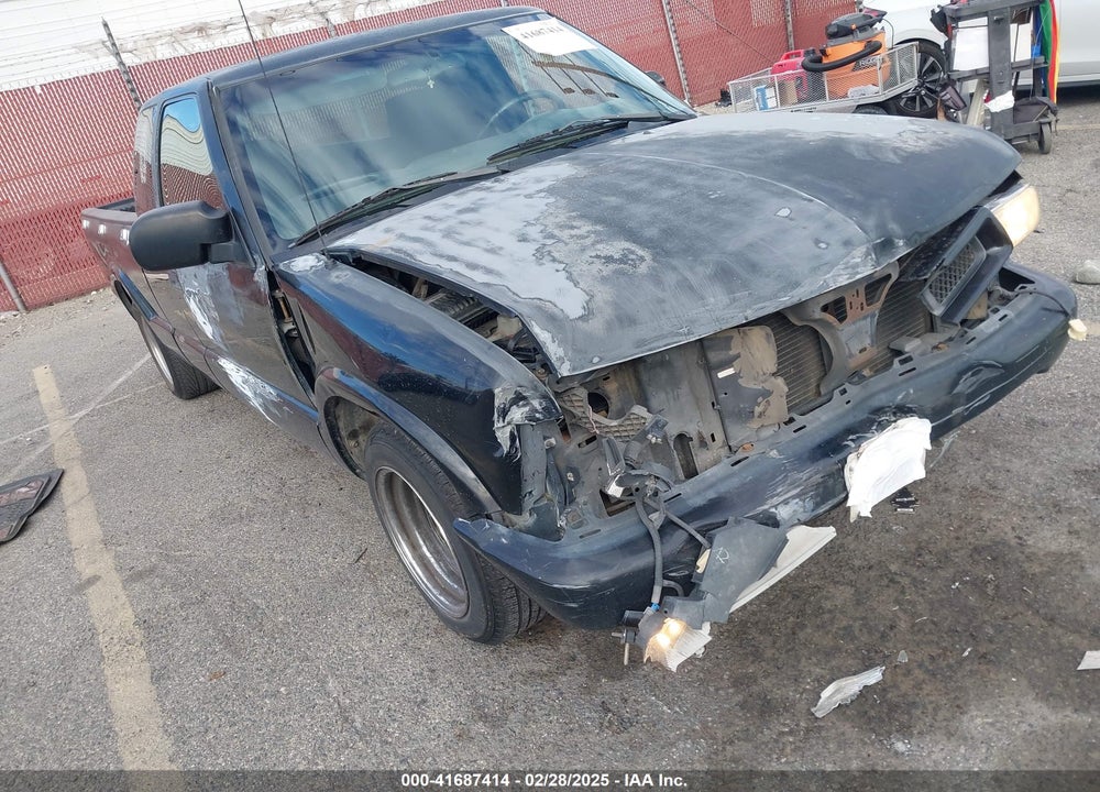 2000 CHEVROLET S-10 VIN: 1GCCS19W2Y8170281