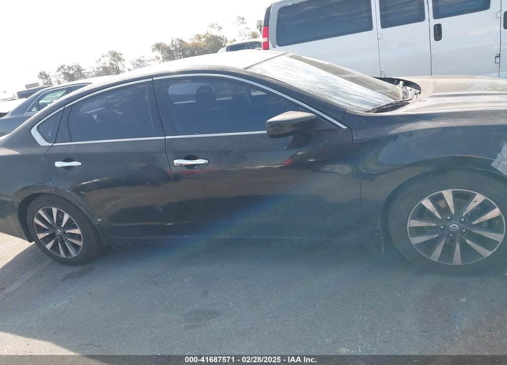 2017 NISSAN ALTIMA VIN: 1N4AL3AP7HC224620