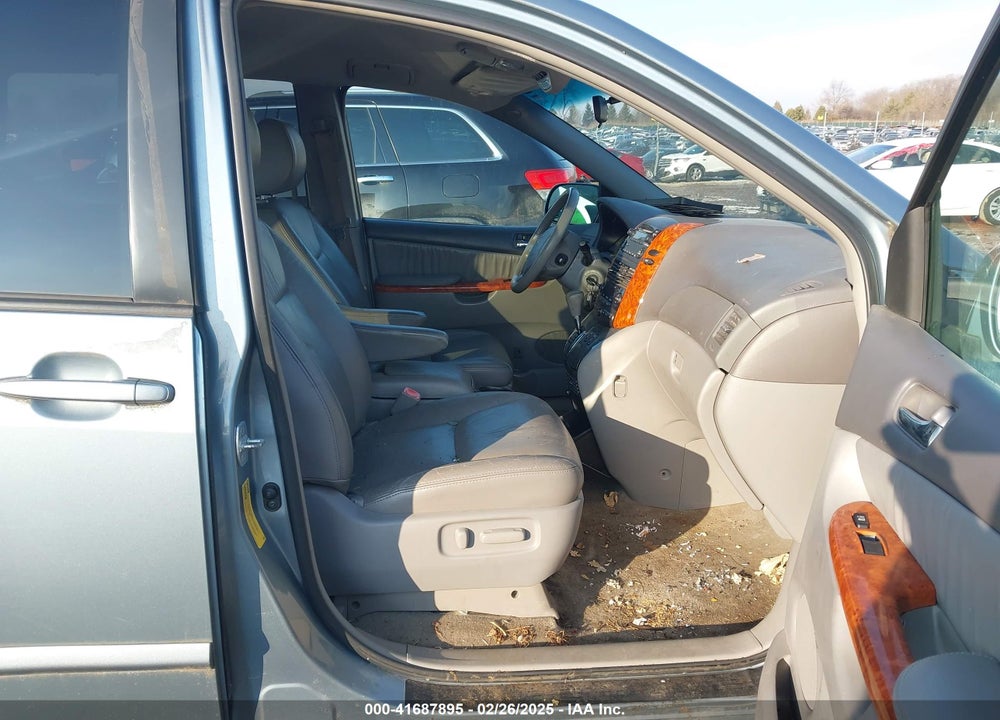 2009 TOYOTA SIENNA XLE VIN: 5TDZK22C39S236320
