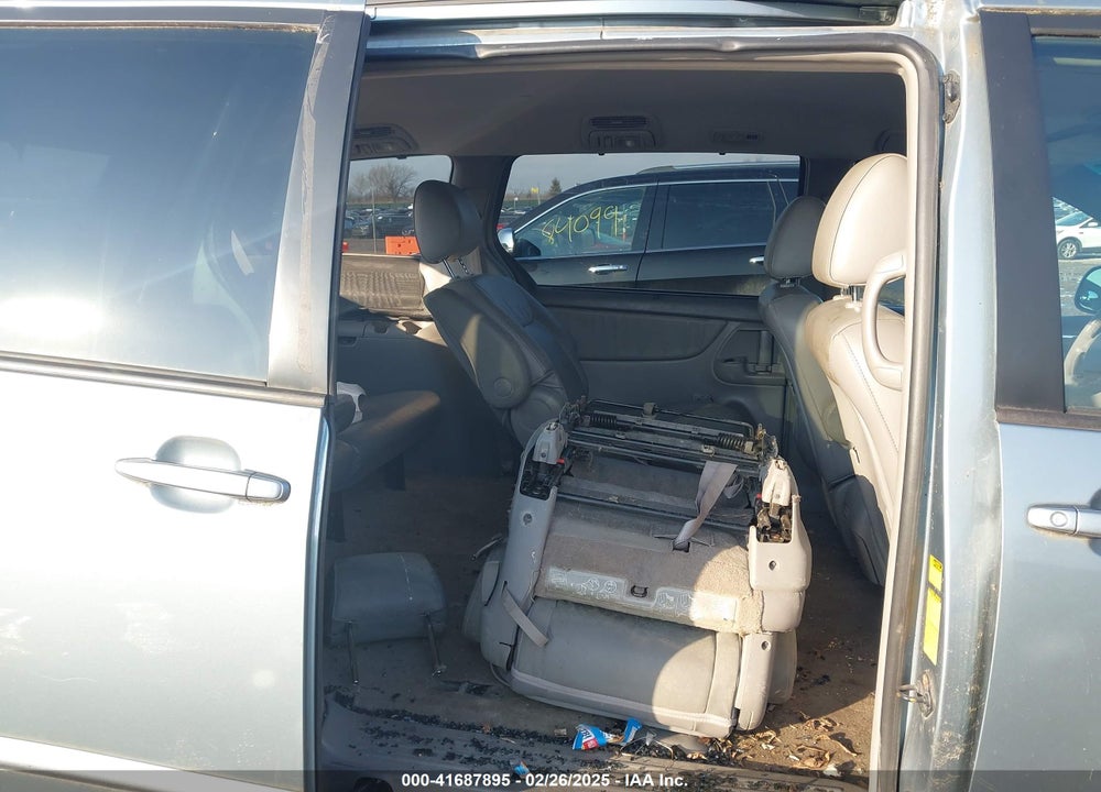 2009 TOYOTA SIENNA XLE VIN: 5TDZK22C39S236320