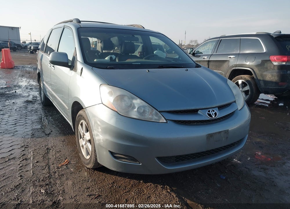 2009 TOYOTA SIENNA XLE VIN: 5TDZK22C39S236320