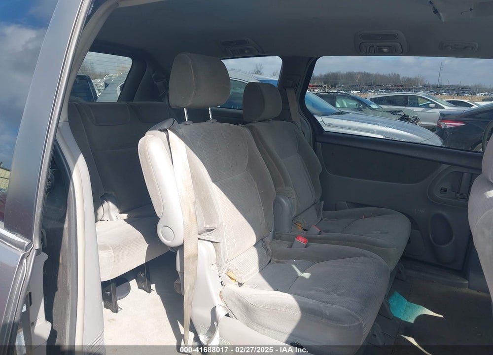 2004 TOYOTA SIENNA LE VIN: 5TDBA23C94S023108