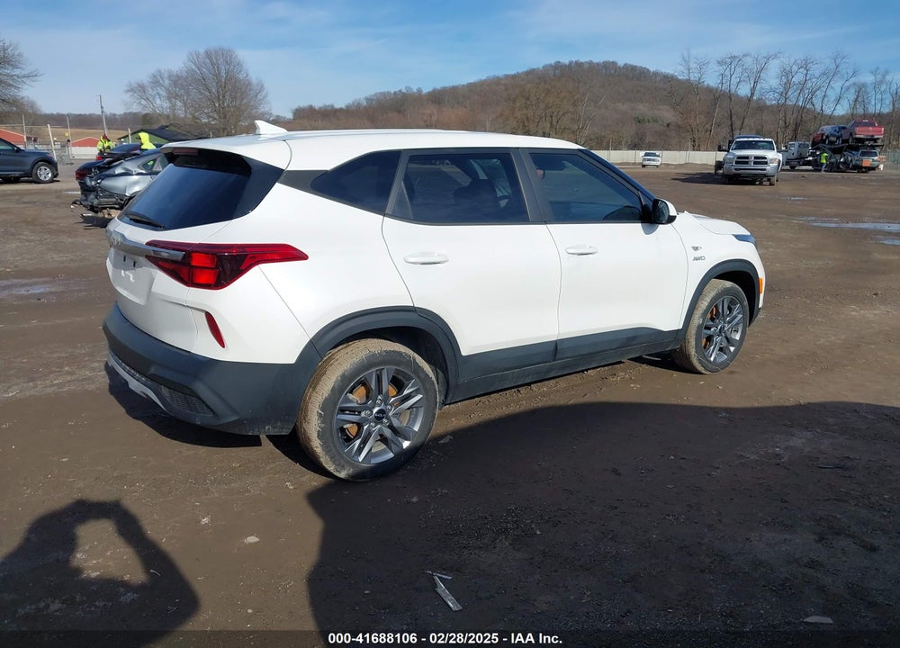 2023 KIA SELTOS LX VIN: KNDEPCAA5P7452926