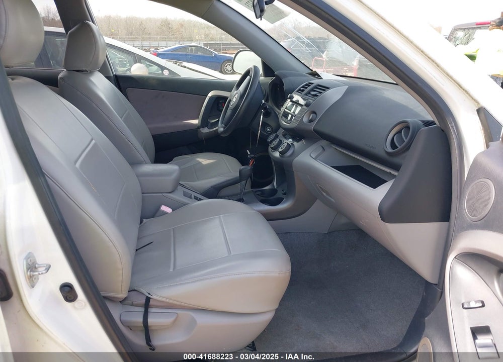 2006 TOYOTA RAV4 VIN: JTMBD33V165044736