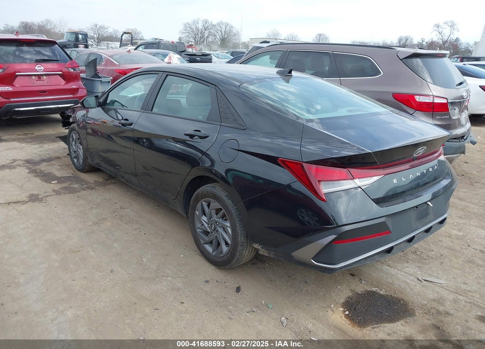 2024 HYUNDAI ELANTRA VIN: KMHLM4DG8RU651670