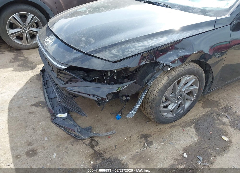 2024 HYUNDAI ELANTRA VIN: KMHLM4DG8RU651670