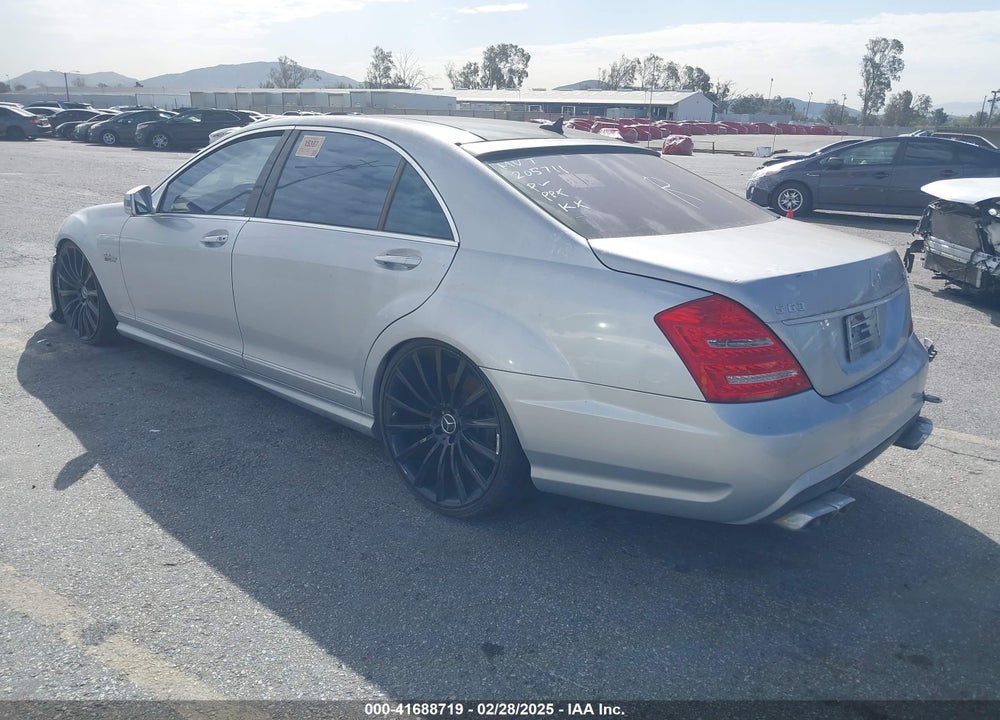 2008 MERCEDES-BENZ S 63 AMG VIN: WDDNG77X38A205711