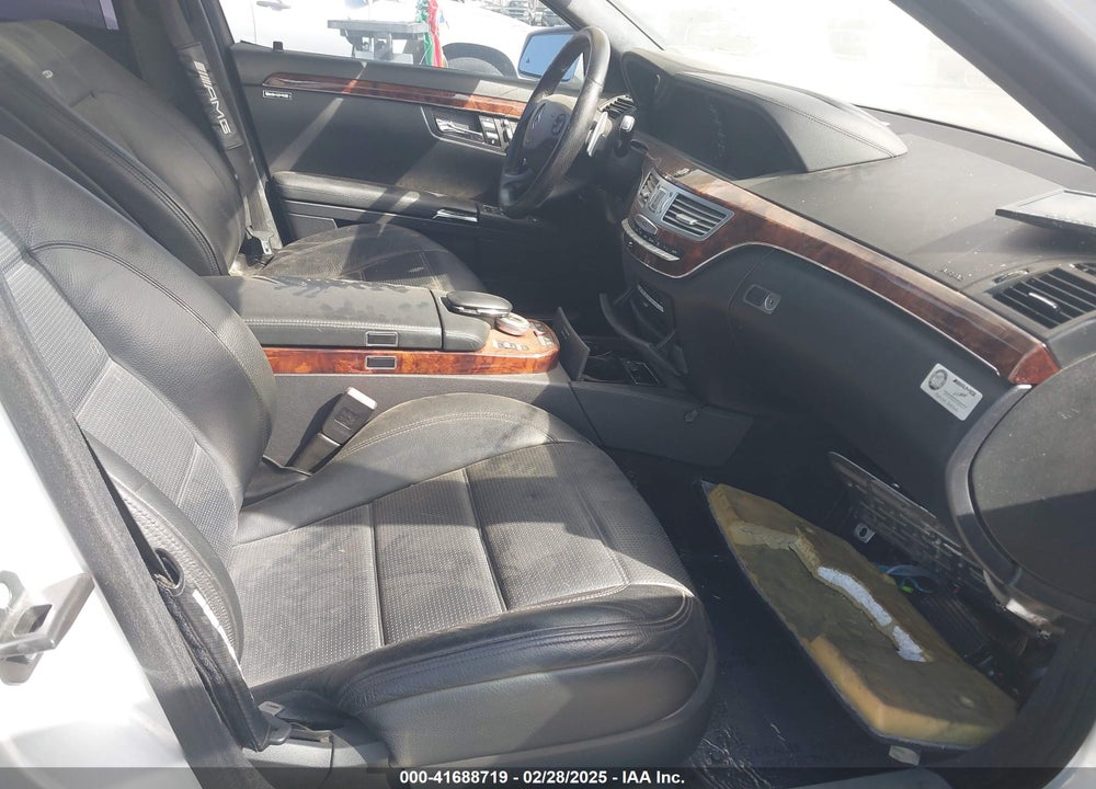 2008 MERCEDES-BENZ S 63 AMG VIN: WDDNG77X38A205711