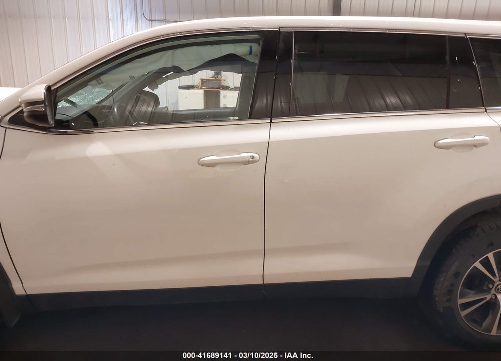 2019 TOYOTA HIGHLANDER LE VIN: 5TDBZRFH6KS924409