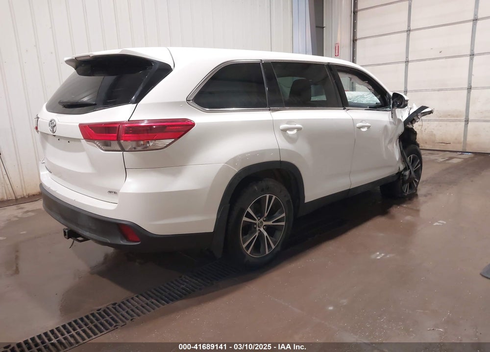 2019 TOYOTA HIGHLANDER LE VIN: 5TDBZRFH6KS924409