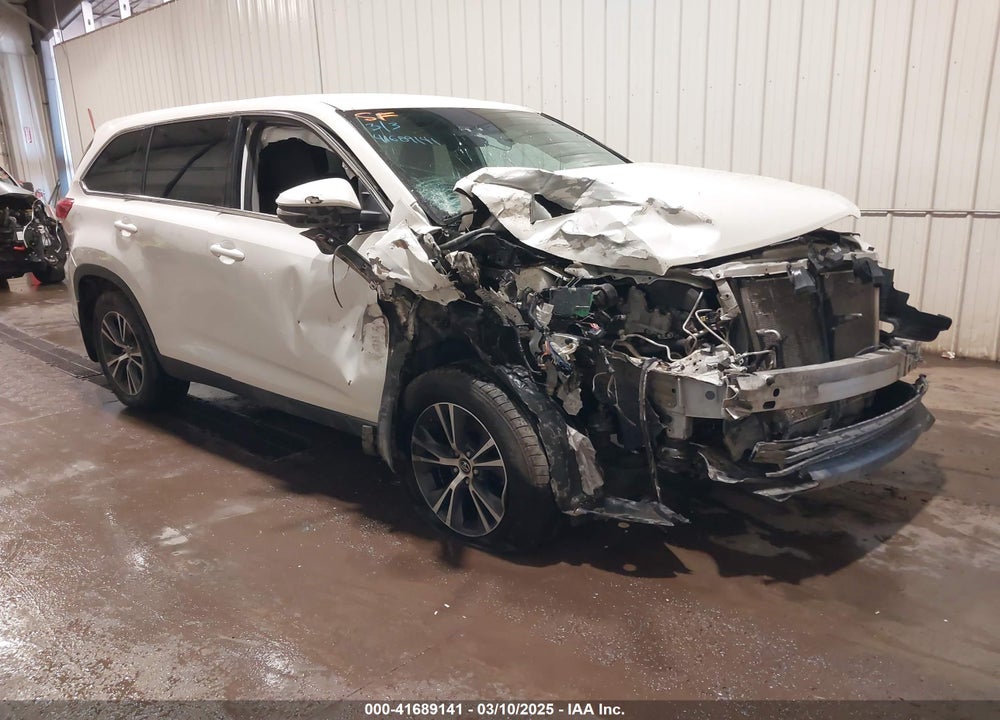 2019 TOYOTA HIGHLANDER LE VIN: 5TDBZRFH6KS924409