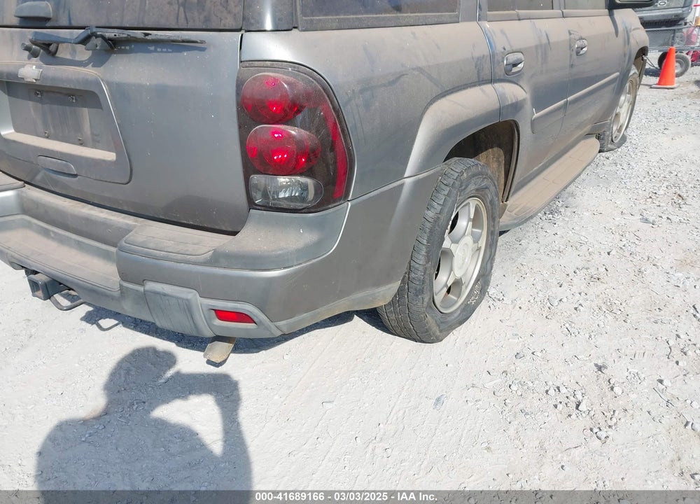 2005 CHEVROLET TRAILBLAZER LT VIN: 1GNDS13S352160598