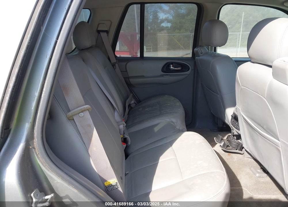 2005 CHEVROLET TRAILBLAZER LT VIN: 1GNDS13S352160598