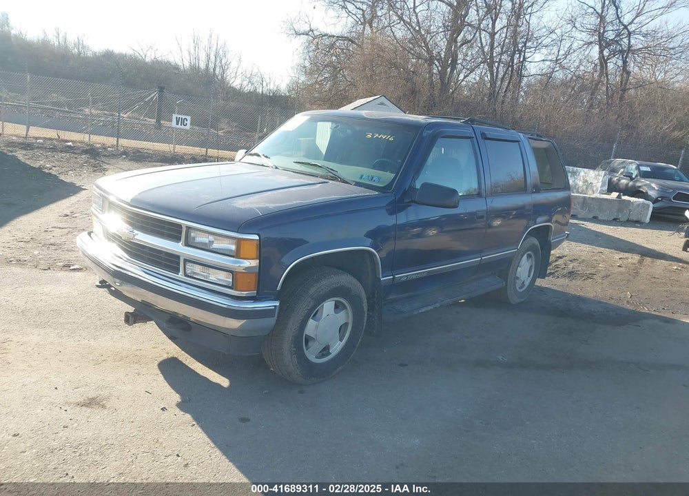 1998 CHEVROLET TAHOE LS VIN: 1GNEK13R4WJ371916