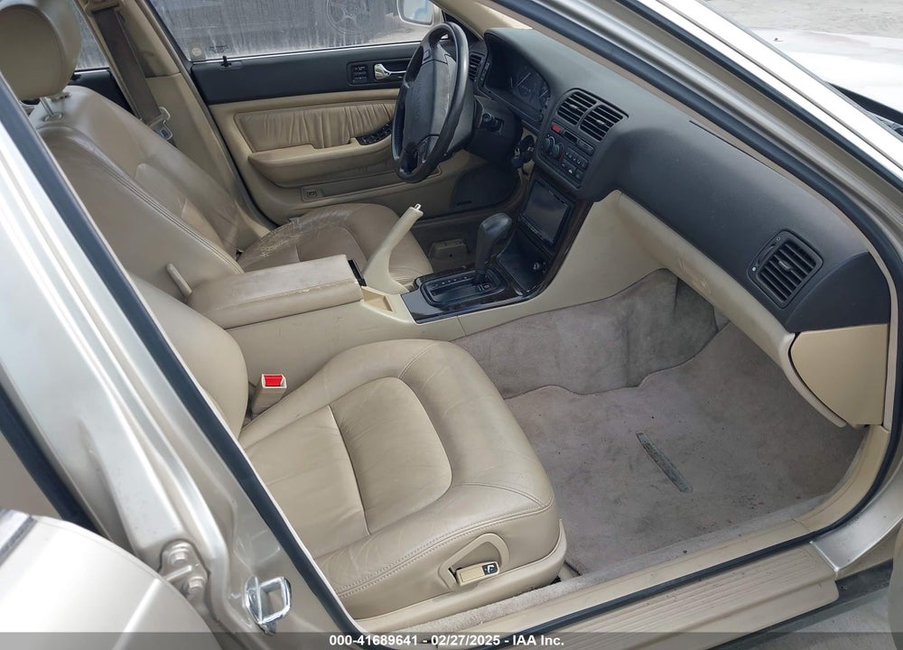 1993 ACURA LEGEND L VIN: JH4KA7668PC012513