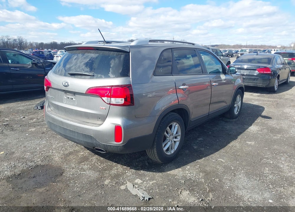 2014 KIA SORENTO VIN: 5XYKT3A68EG449285