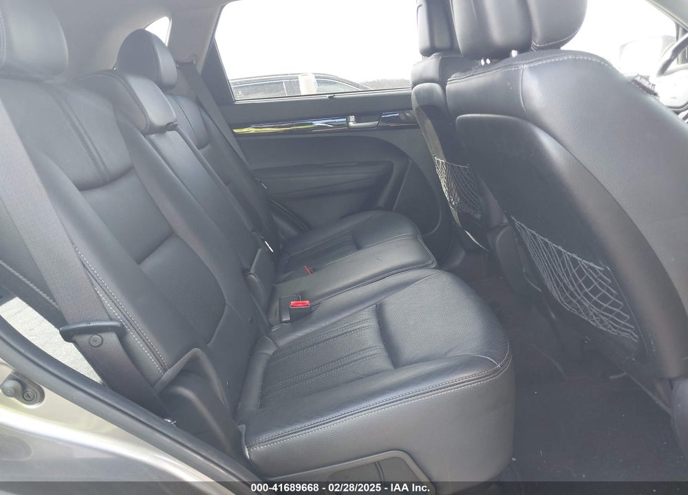 2014 KIA SORENTO VIN: 5XYKT3A68EG449285