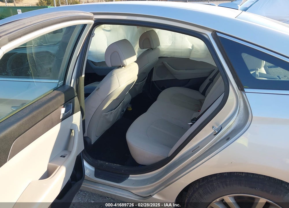 2016 HYUNDAI SONATA SE VIN: 5NPE24AF4GH352926
