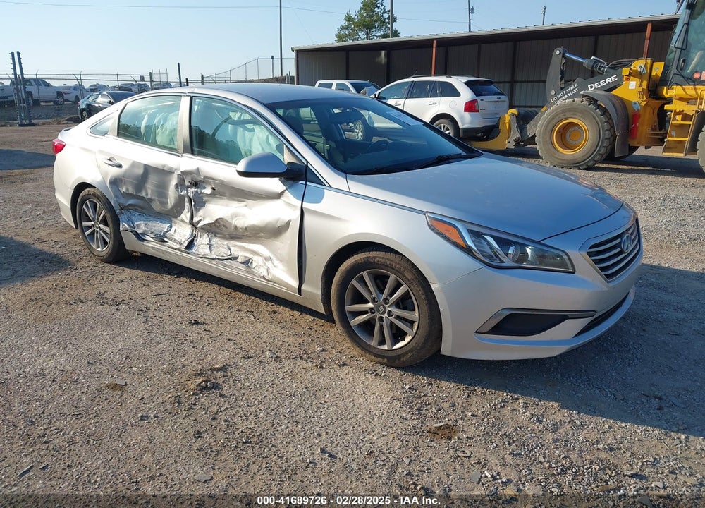 2016 HYUNDAI SONATA SE VIN: 5NPE24AF4GH352926