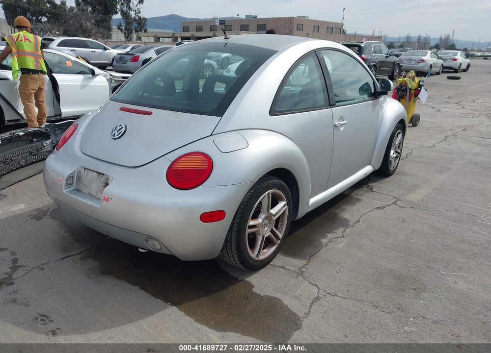 2000 VOLKSWAGEN NEW BEETLE VIN: 3VWBA21CXYM405122