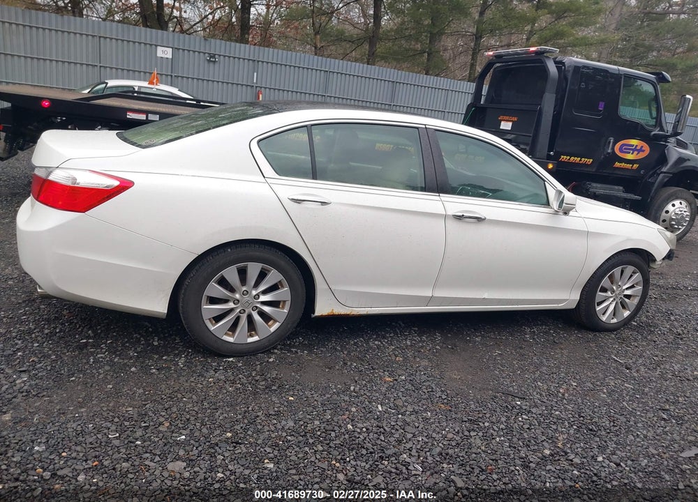 2013 HONDA ACCORD VIN: 1HGCR2F78DA077705