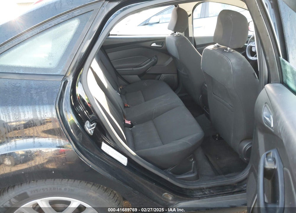 2016 FORD FOCUS VIN: 1FADP3F23GL286447