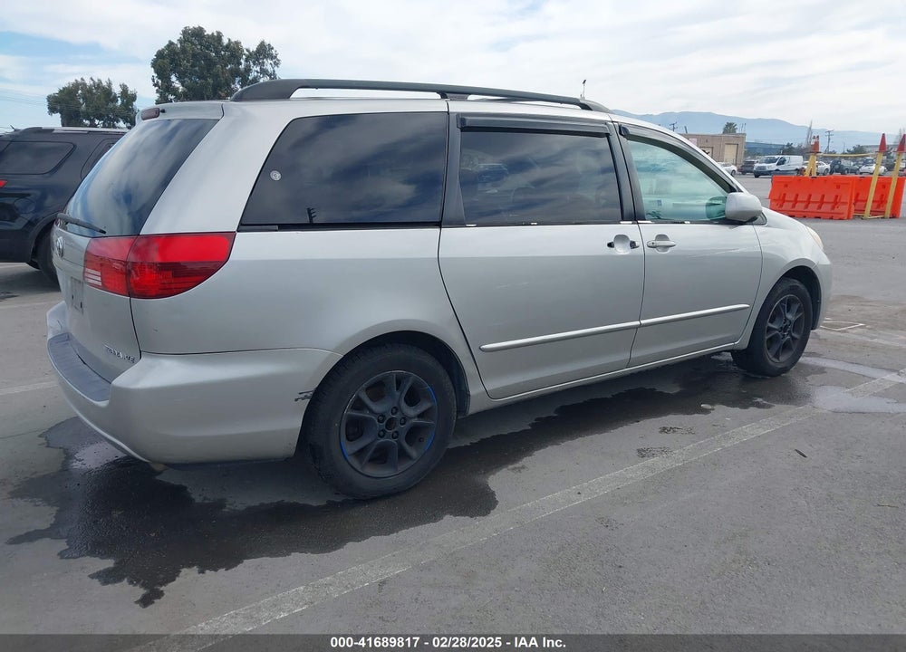 2005 TOYOTA SIENNA VIN: 5TDZA22C95S221592