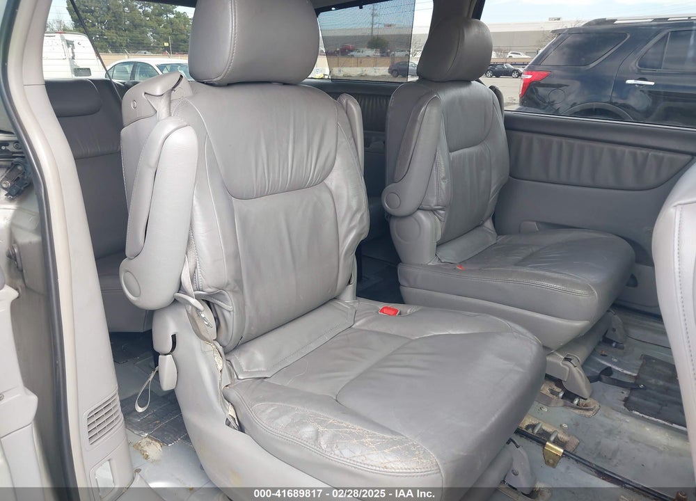 2005 TOYOTA SIENNA VIN: 5TDZA22C95S221592