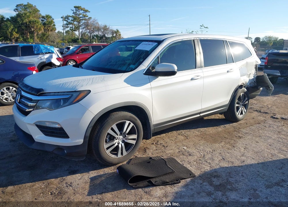2017 HONDA PILOT VIN: 5FNYF5H5XHB024656