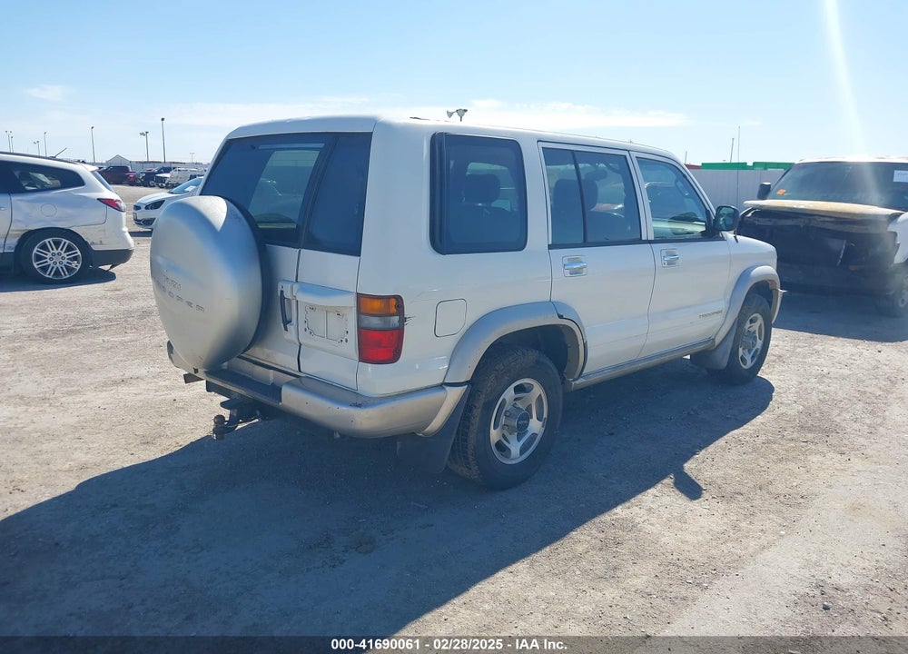 1998 ISUZU TROOPER S VIN: JACDJ58X0W7913434