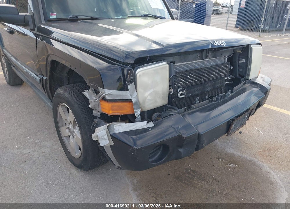 2008 JEEP COMMANDER VIN: 1J8HG48K98C140661