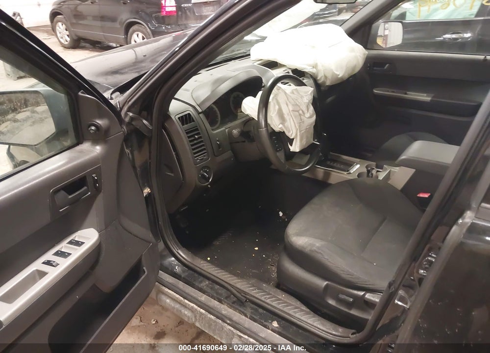 2008 FORD ESCAPE VIN: 1FMCU93198KD40608