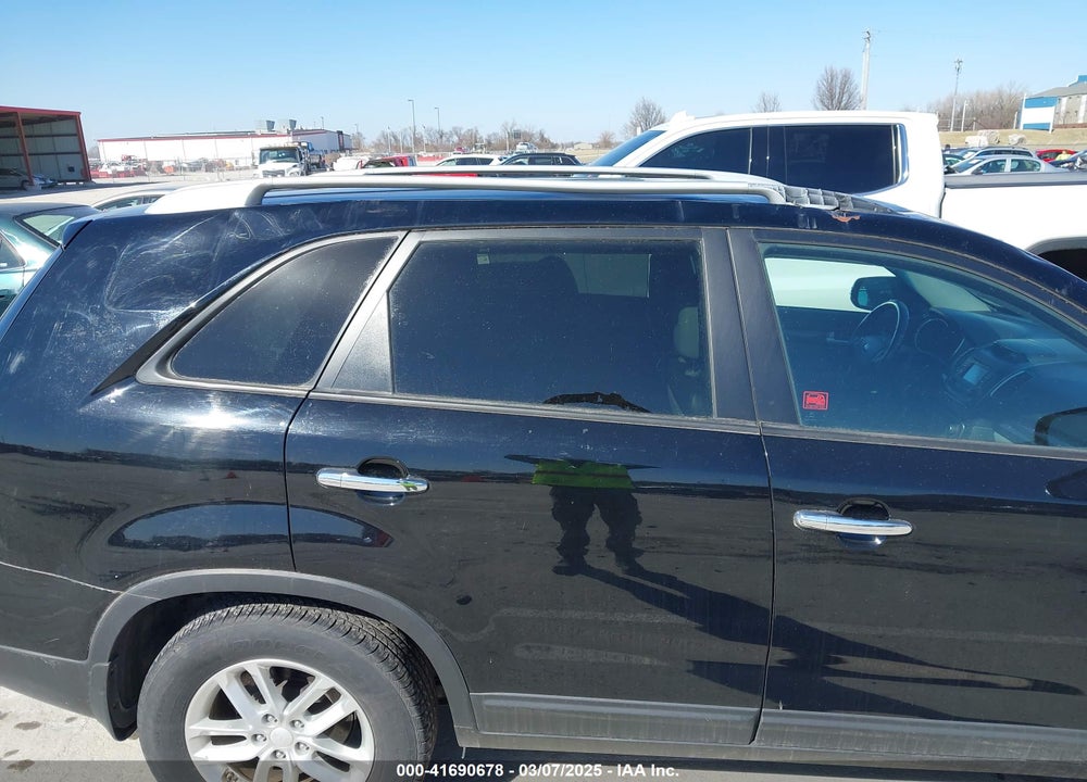 2015 KIA SORENTO VIN: 5XYKTDA60FG607237