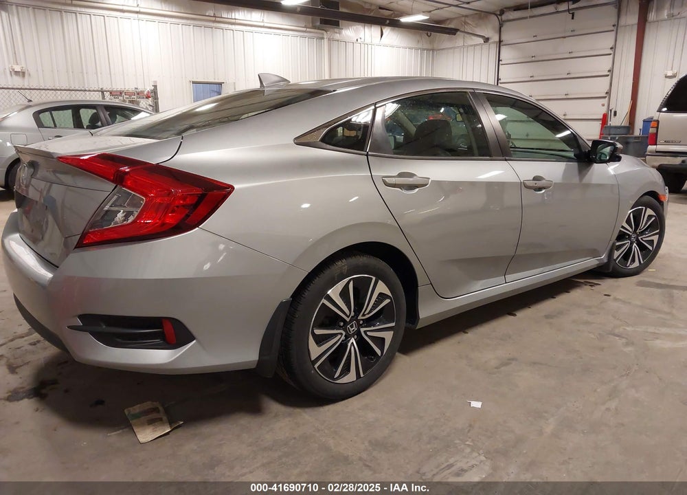 2018 HONDA CIVIC EX-L VIN: 19XFC1F7XJE003895