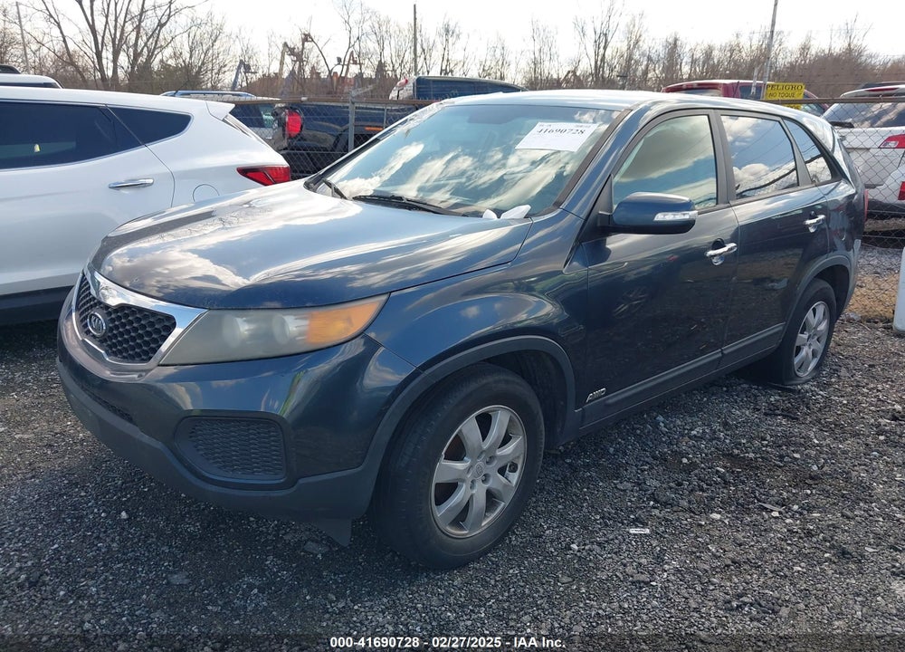 2011 KIA SORENTO VIN: 5XYKTCA15BG081910
