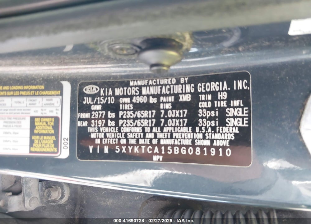 2011 KIA SORENTO VIN: 5XYKTCA15BG081910