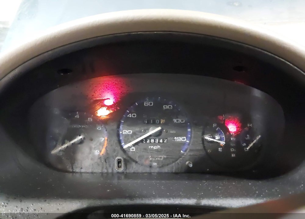 1997 HONDA CIVIC LX VIN: 2HGEJ667XVH585488