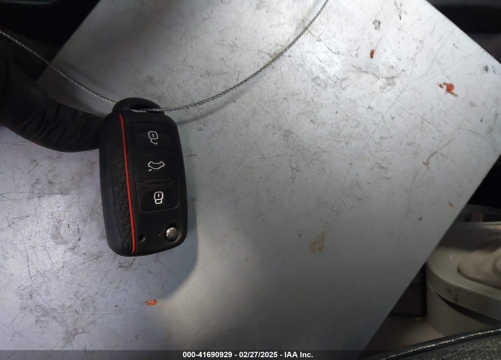 2002 VOLKSWAGEN NEW BEETLE GLX VIN: 3VWDD21C52M402667