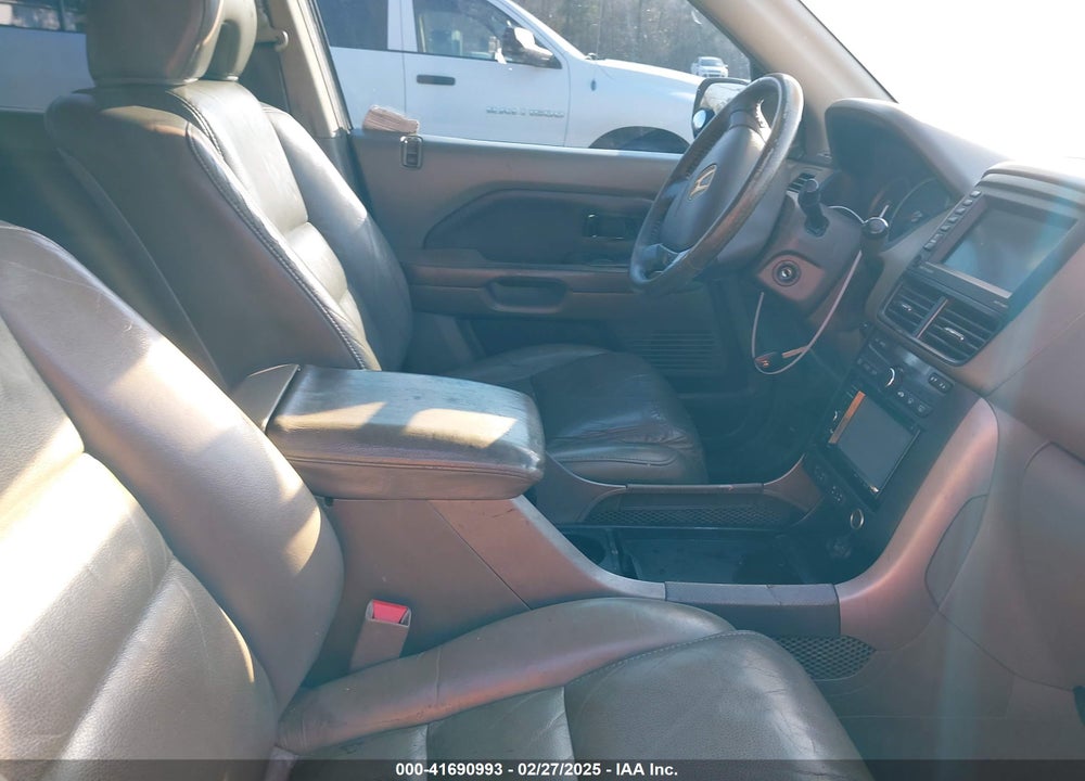 2006 HONDA PILOT EX-L VIN: 5FNYF18766B026721